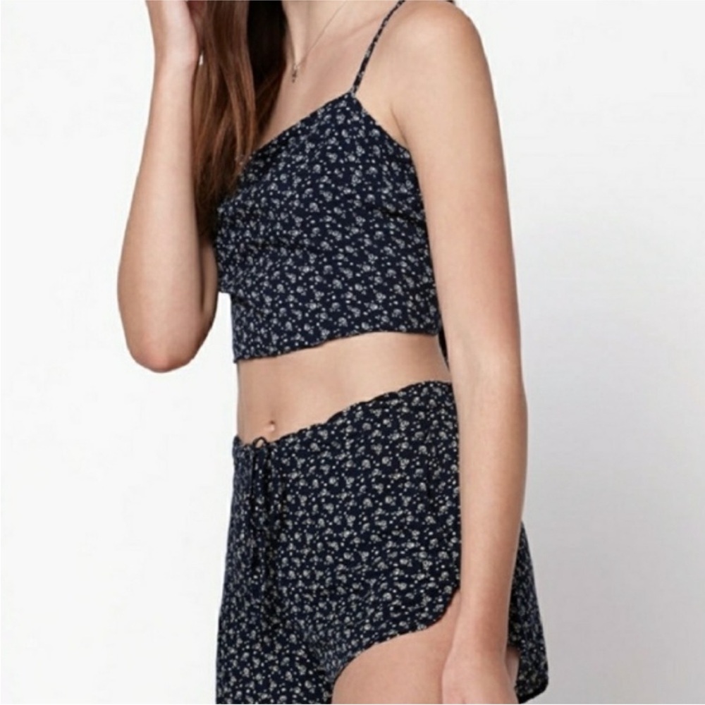 Brandy Melville Floral Tie Back Top - Picture 6 of 7